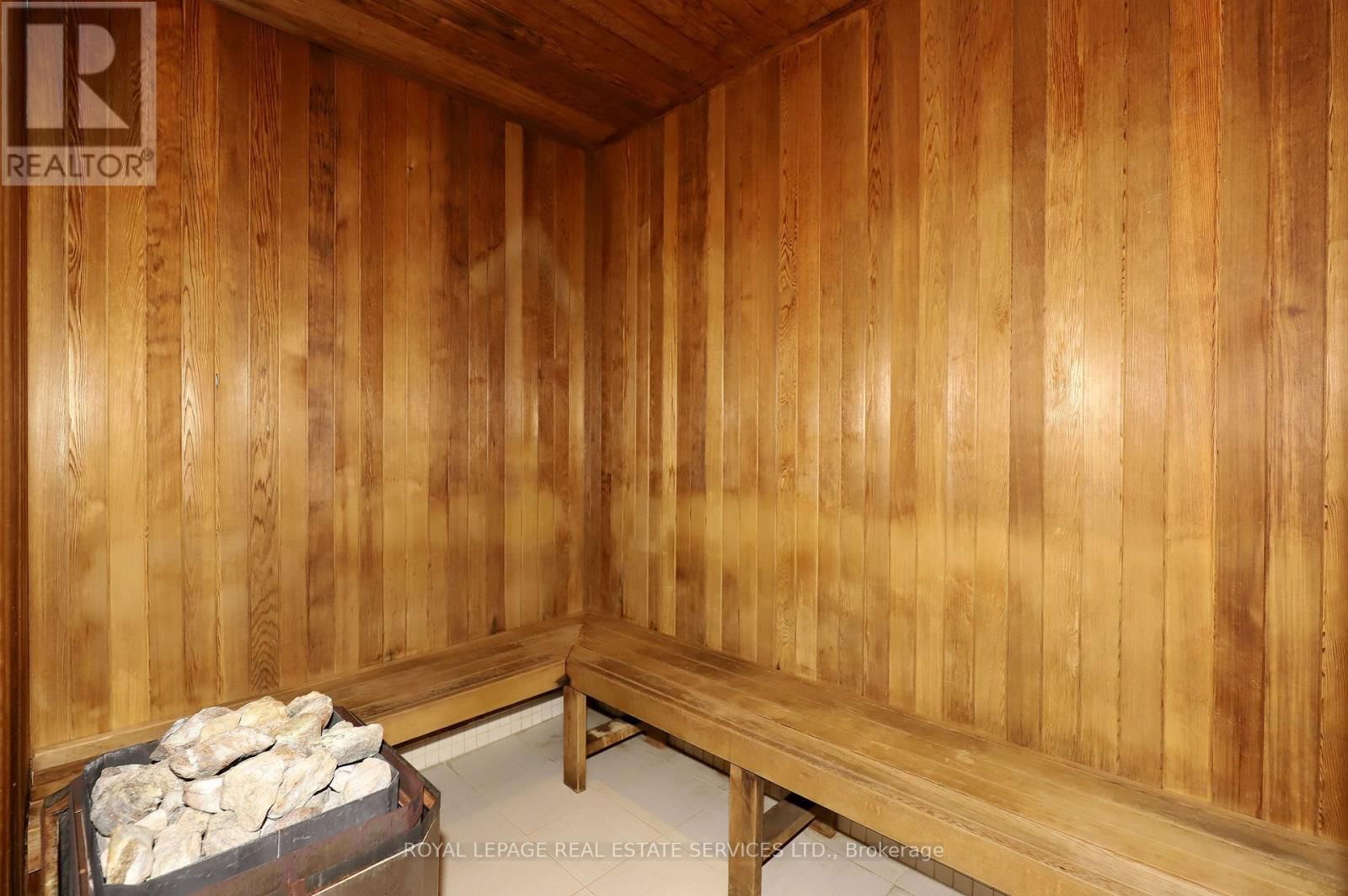 405 - 2379 CENTRAL PARK DRIVE Image 33
