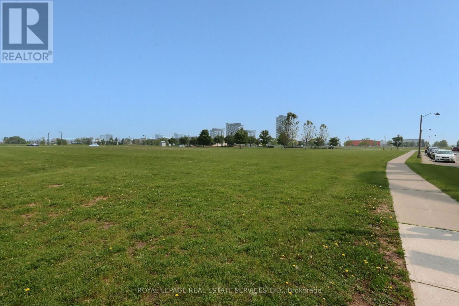 405 - 2379 CENTRAL PARK DRIVE Image 38