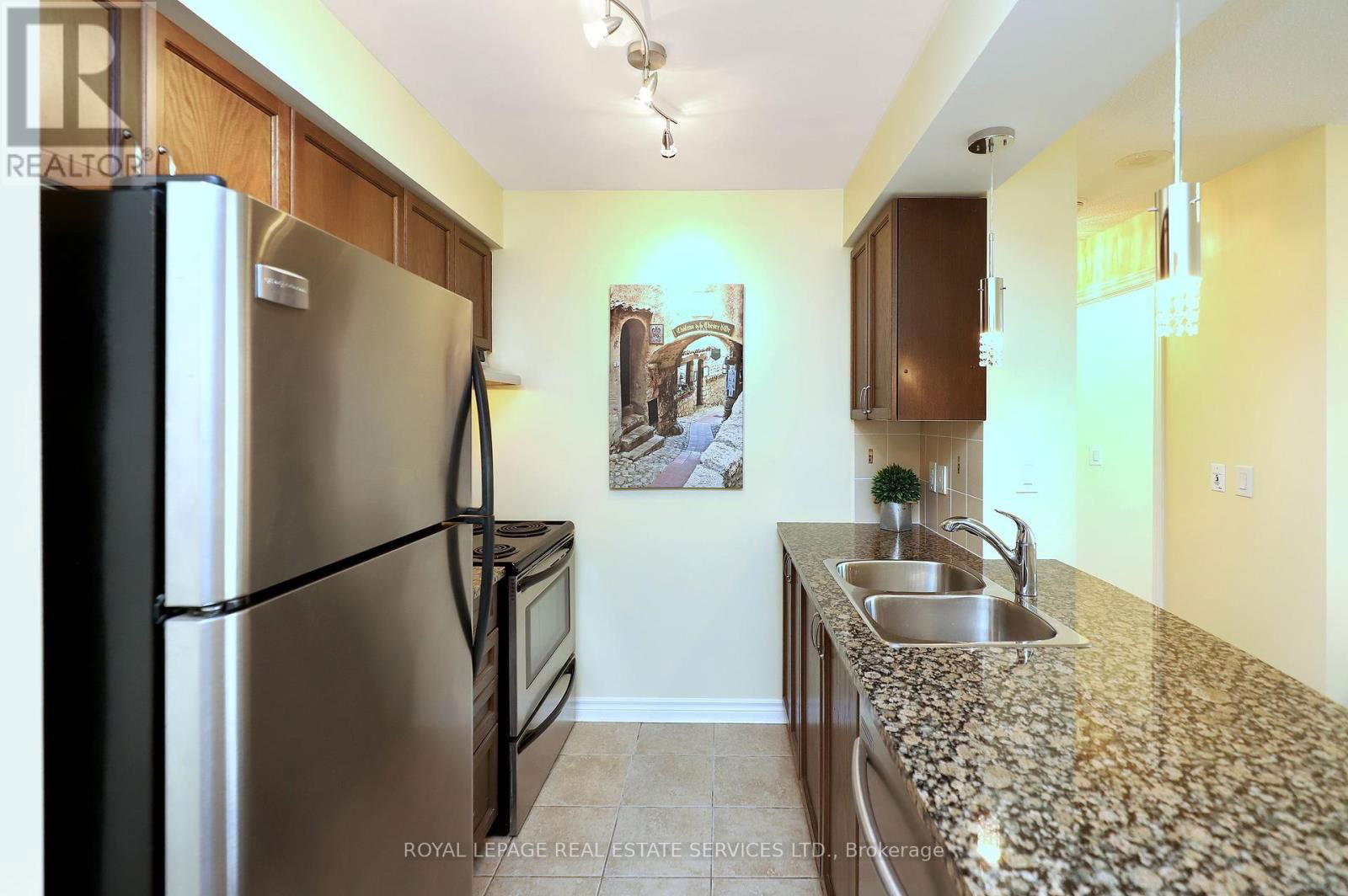 405 - 2379 CENTRAL PARK DRIVE Image 8