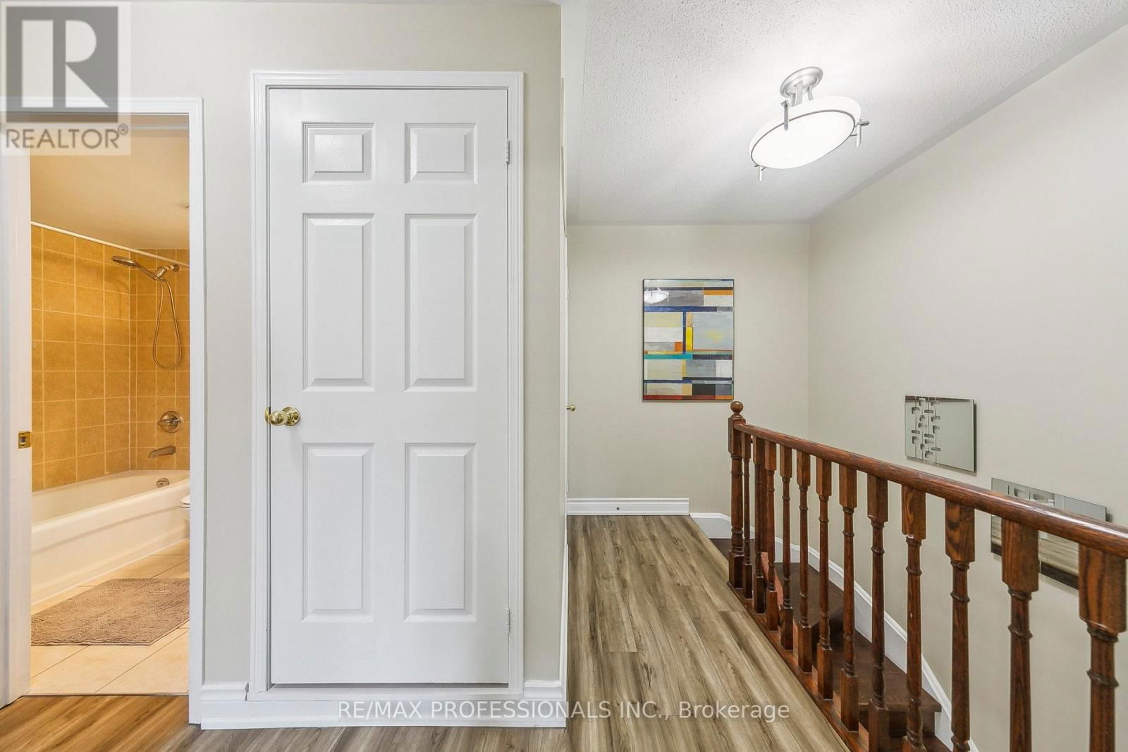 282 - 4975 SOUTHHAMPTON DRIVE Image 14