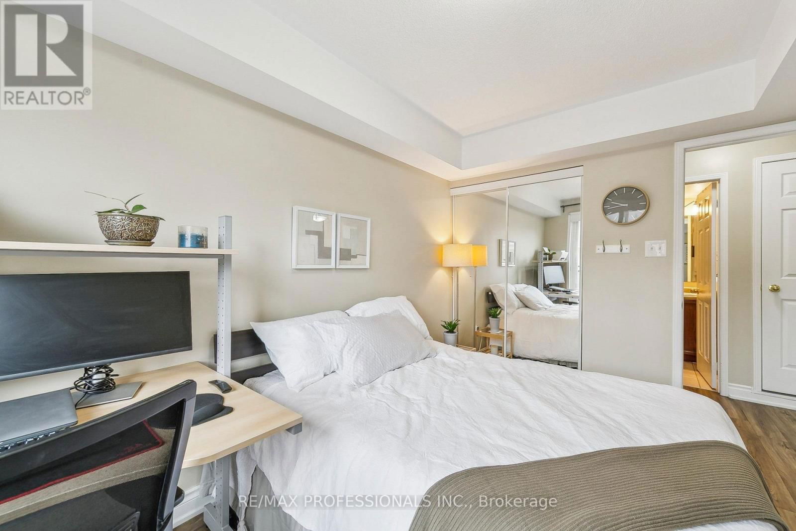 282 - 4975 SOUTHHAMPTON DRIVE Image 16