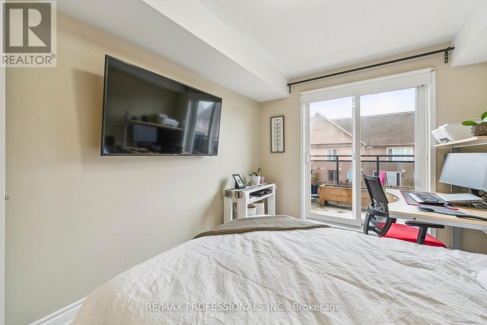 282 - 4975 SOUTHHAMPTON DRIVE Image 17