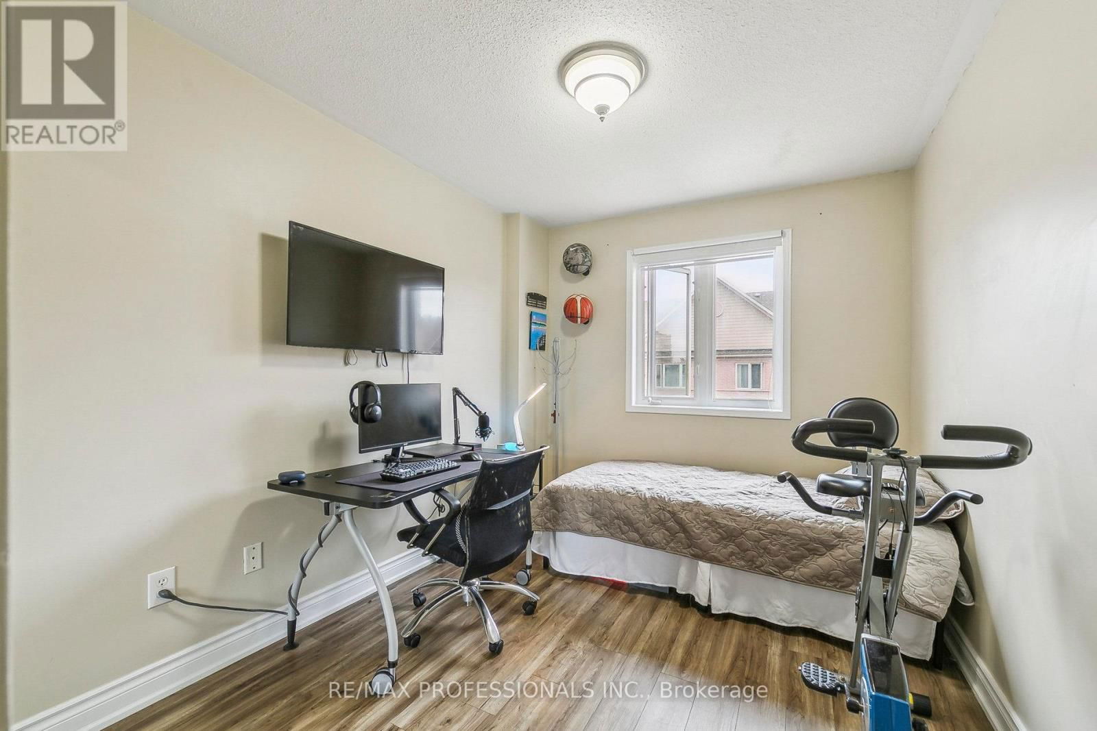 282 - 4975 SOUTHHAMPTON DRIVE Image 18