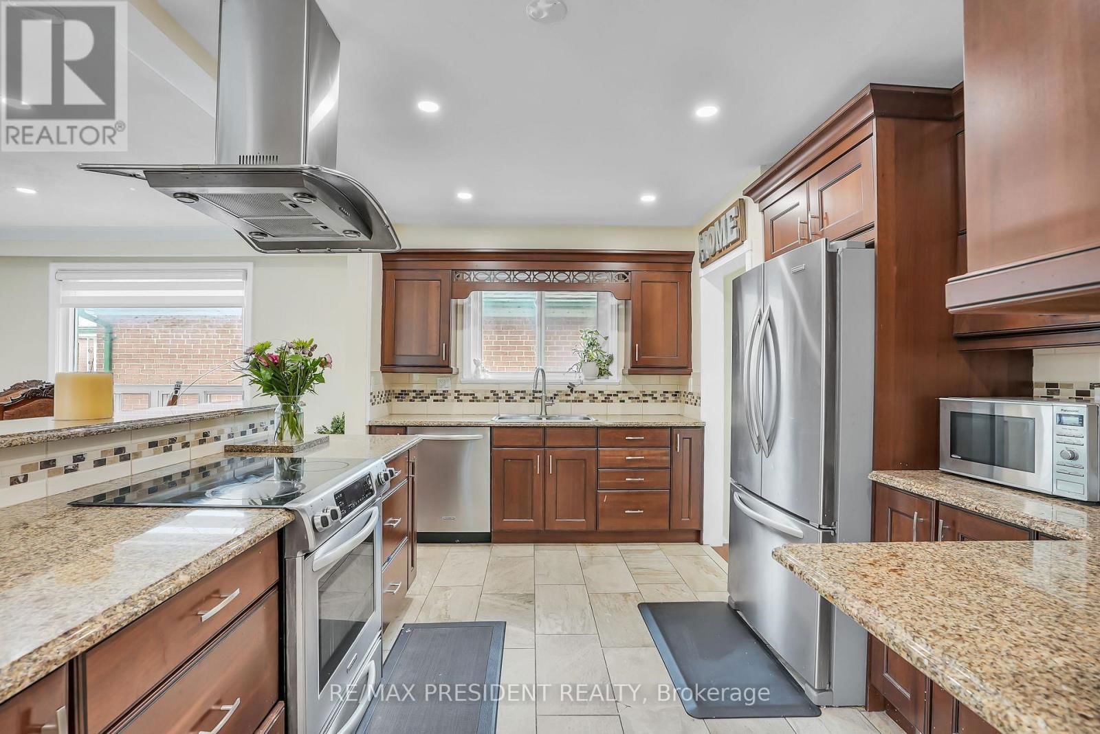 56 FROST STREET Image 17