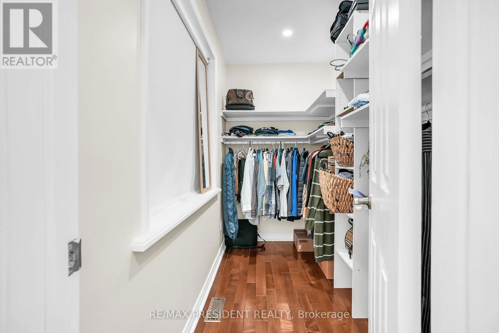 56 FROST STREET Image 24