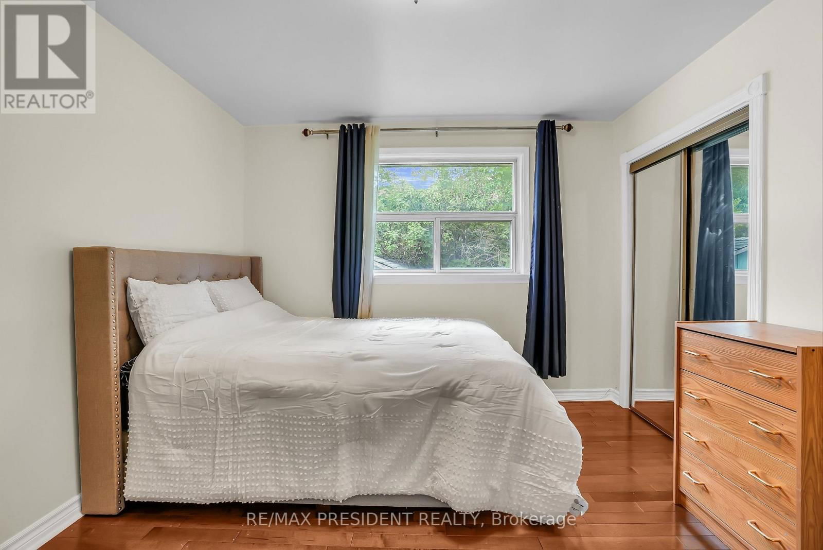 56 FROST STREET Image 27