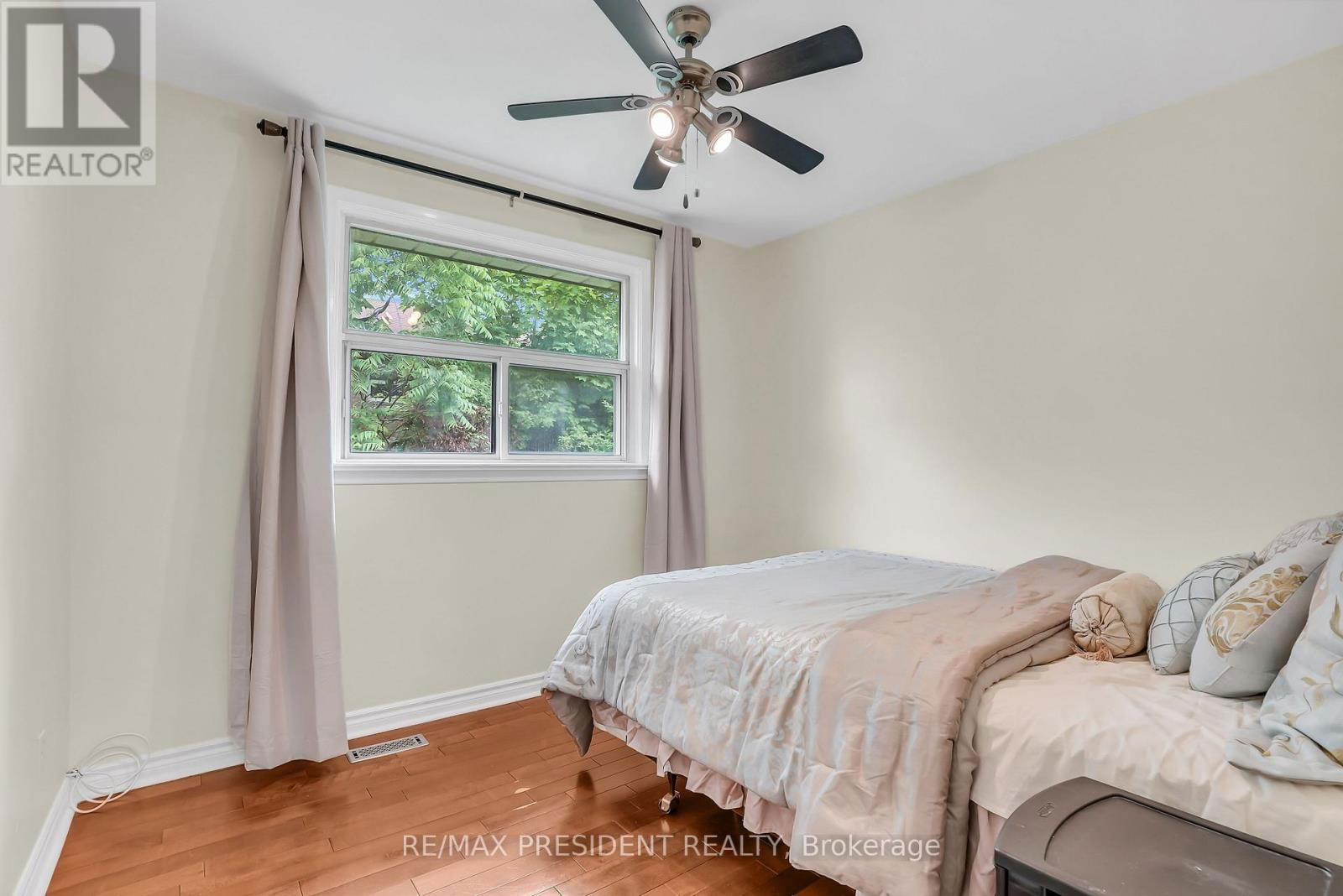 56 FROST STREET Image 28