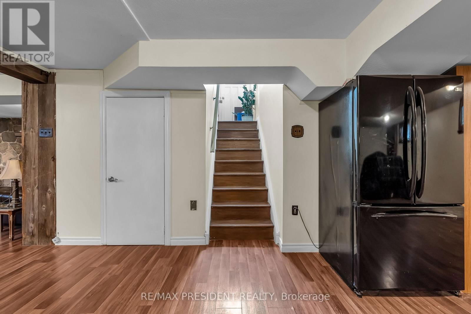 56 FROST STREET Image 32