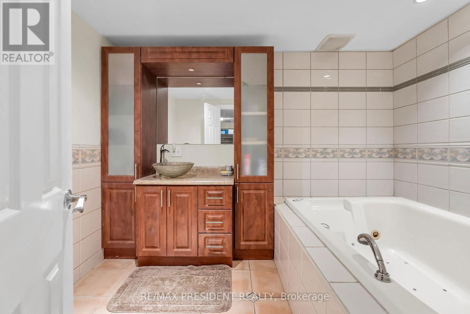 56 FROST STREET Image 43