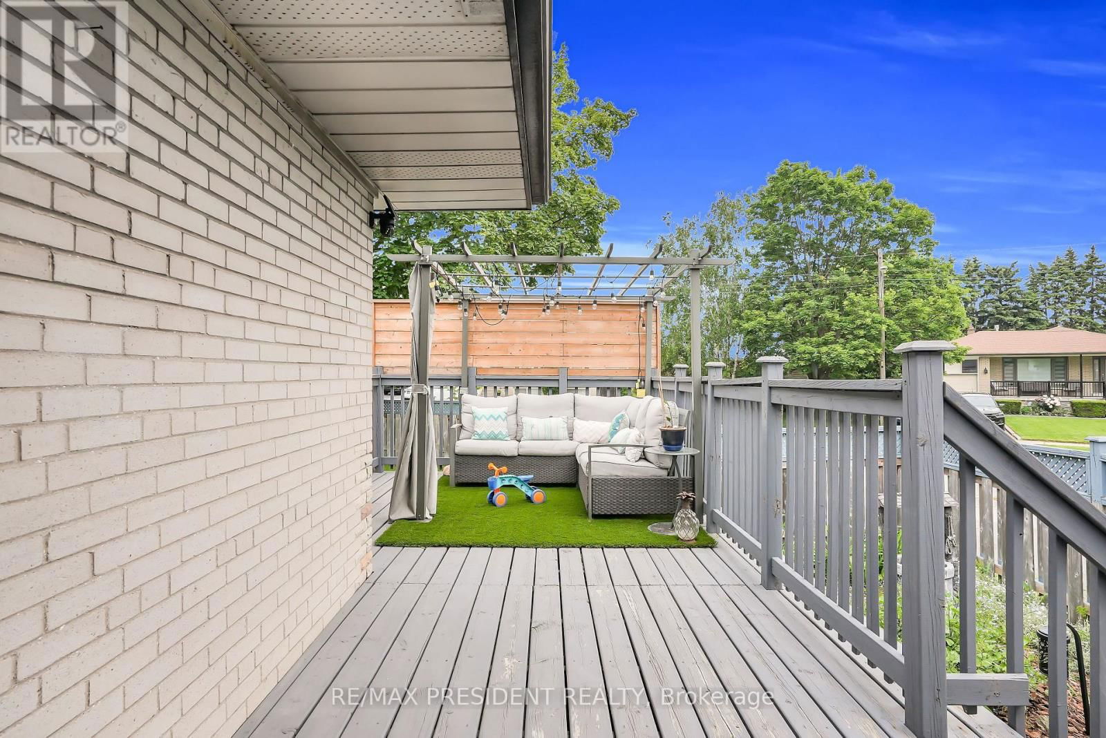 56 FROST STREET Image 47