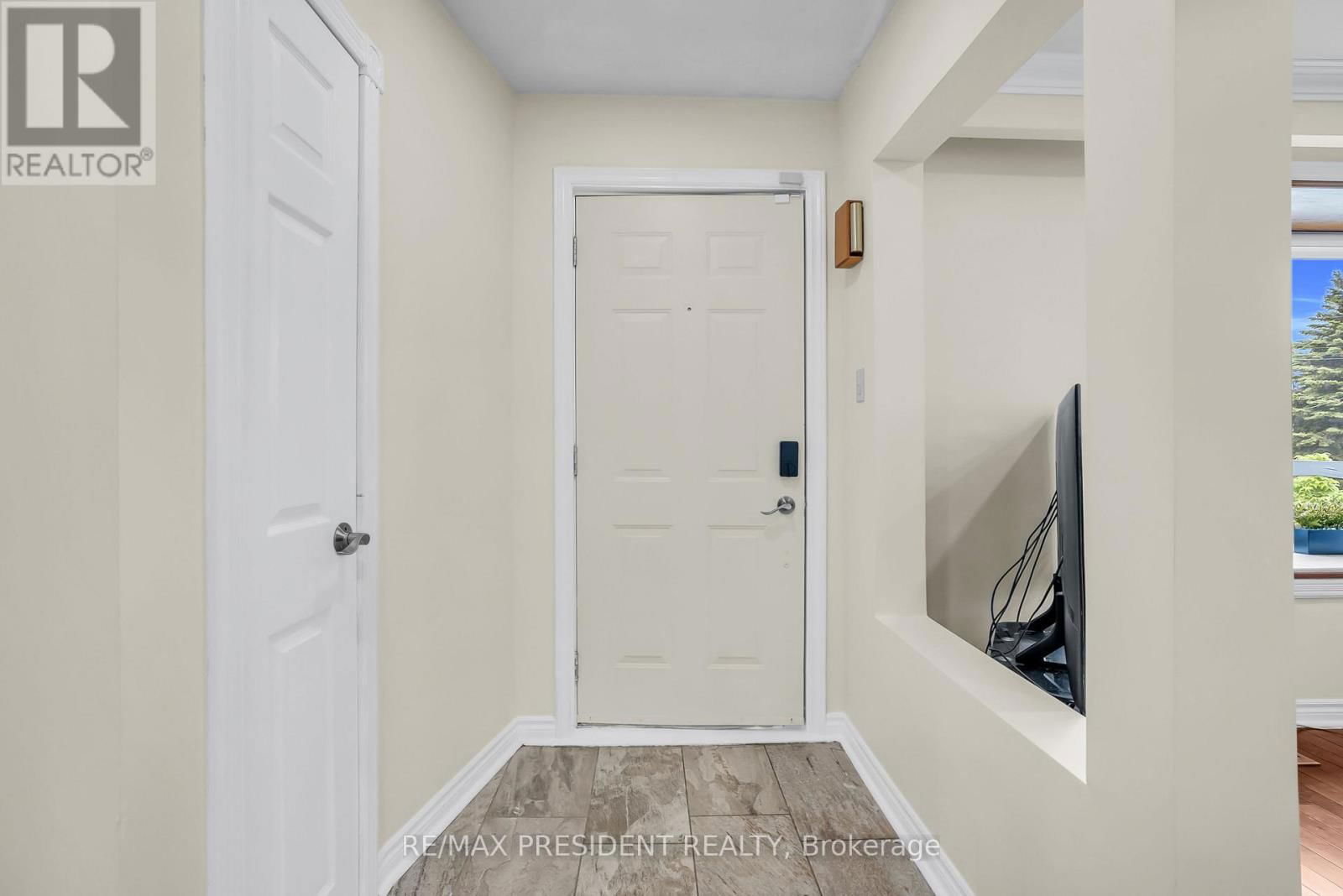 56 FROST STREET Image 8