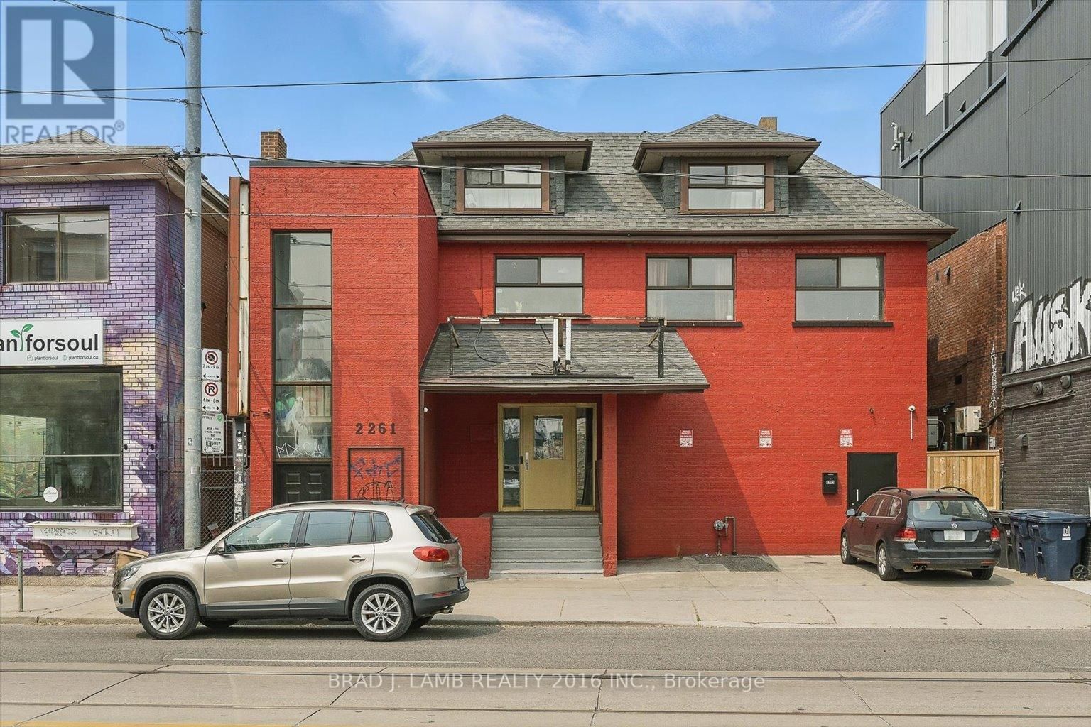 2261 DUNDAS STREET WEST Image 1