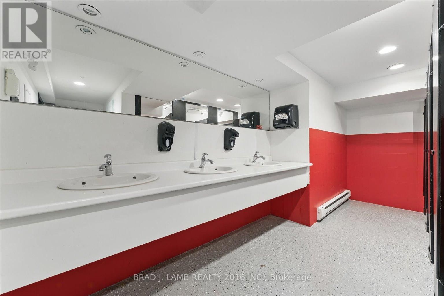2261 DUNDAS STREET WEST Image 11