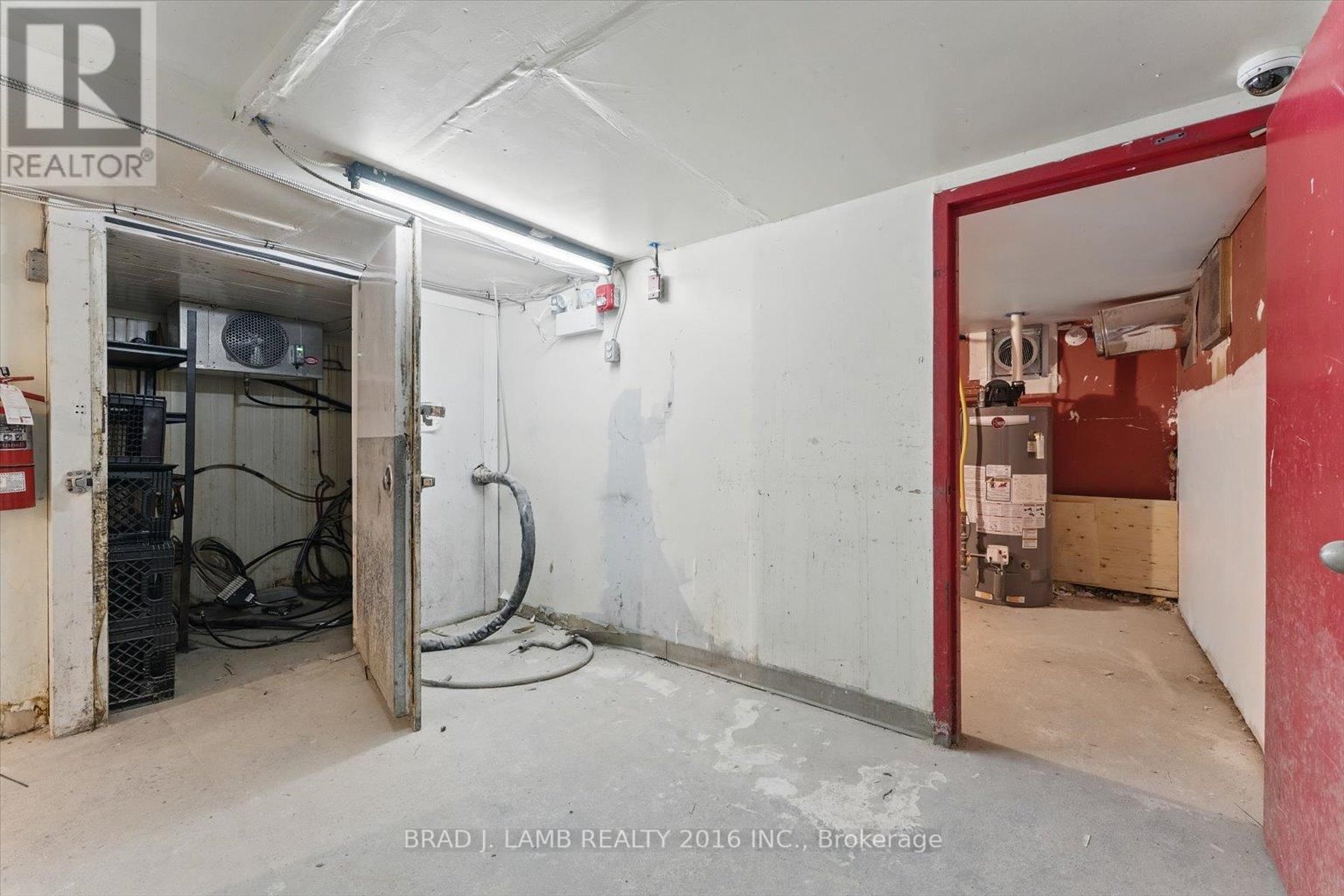 2261 DUNDAS STREET WEST Image 14