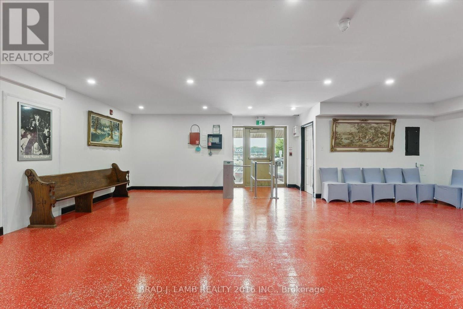 2261 DUNDAS STREET WEST Image 2