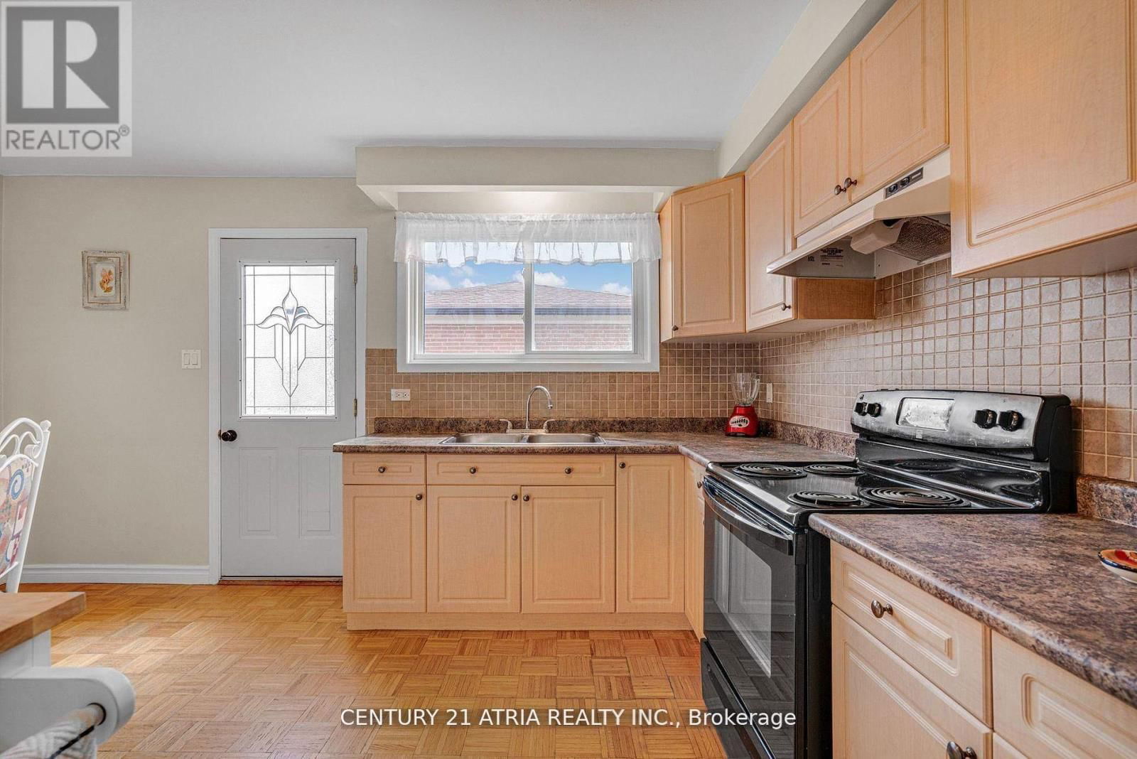 3813 BAYSWATER CRESCENT Image 10