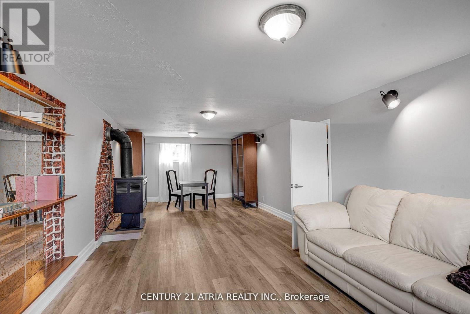 3813 BAYSWATER CRESCENT Image 18