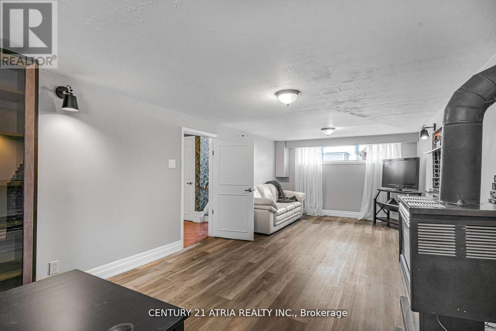 3813 BAYSWATER CRESCENT Image 19