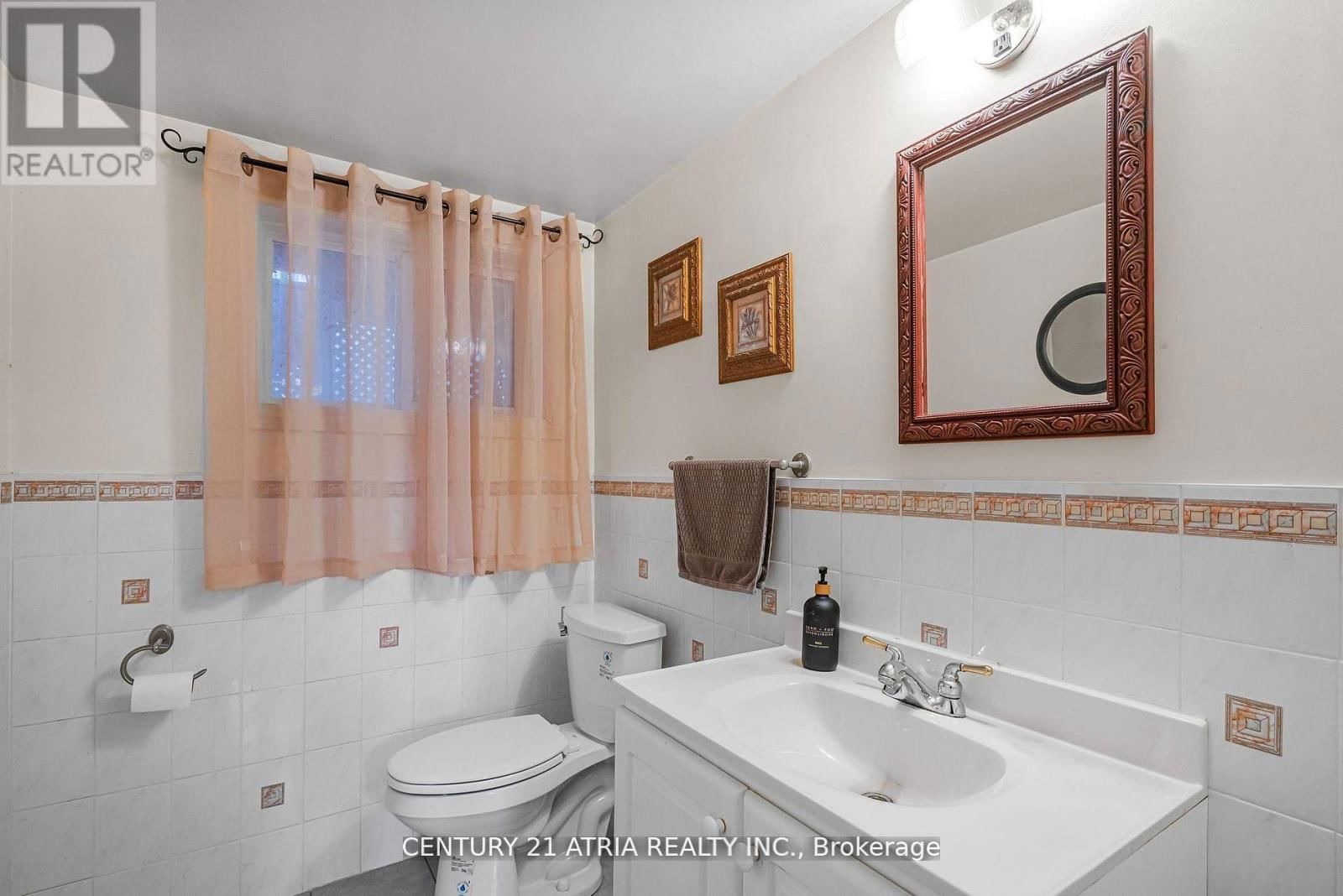 3813 BAYSWATER CRESCENT Image 21