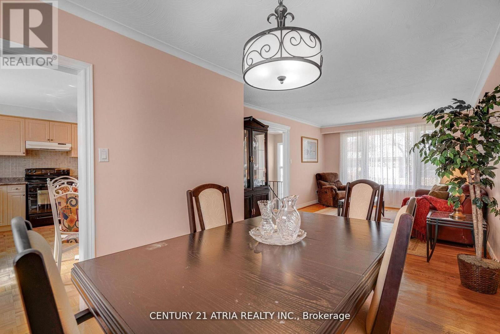 3813 BAYSWATER CRESCENT Image 6