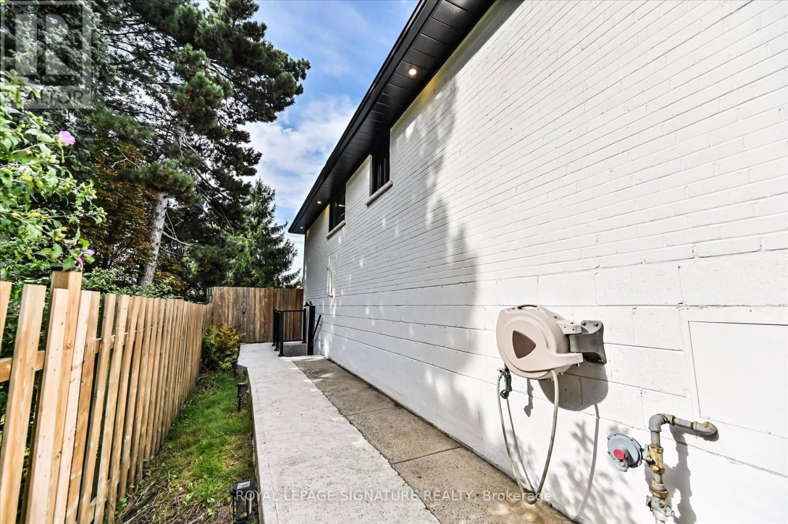 995 DORMER STREET Image 29
