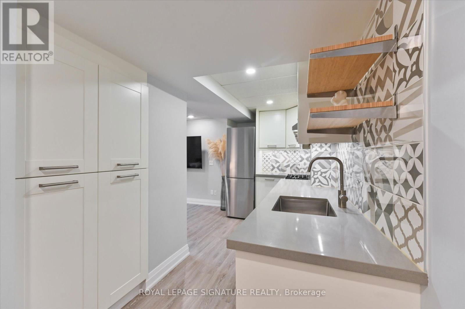 995 DORMER STREET Image 33
