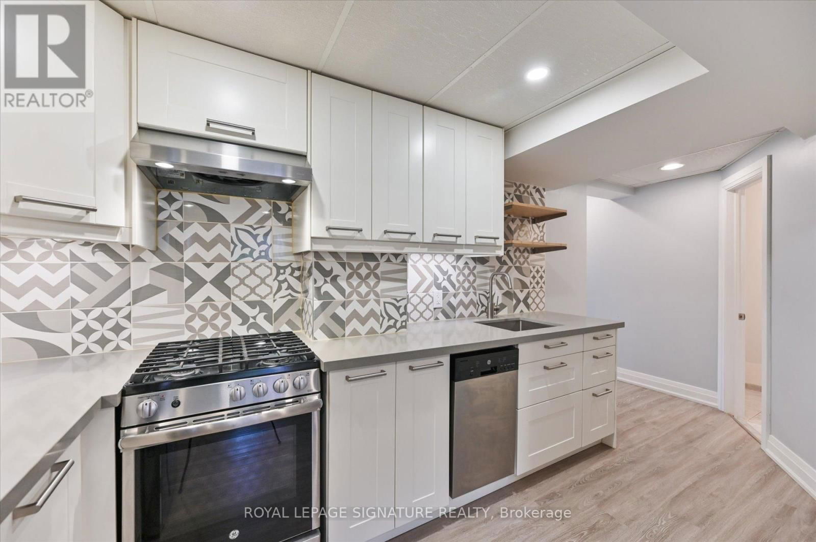 995 DORMER STREET Image 34