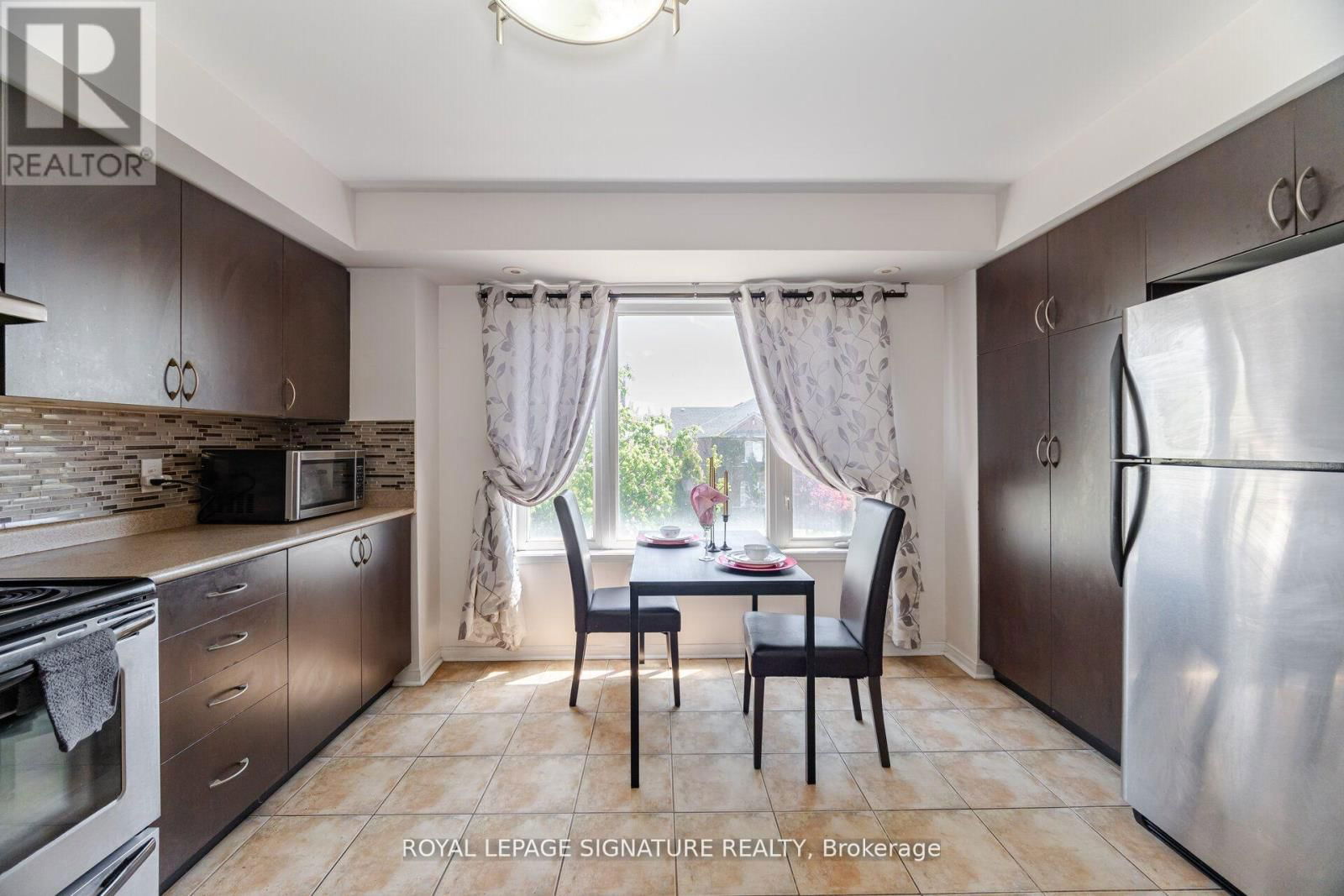 3 - 4855 HALF MOON GROVE Image 2