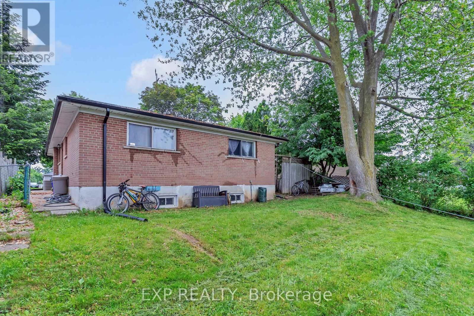 111 MOUNTAINVIEW ROAD SOUTH Image 30