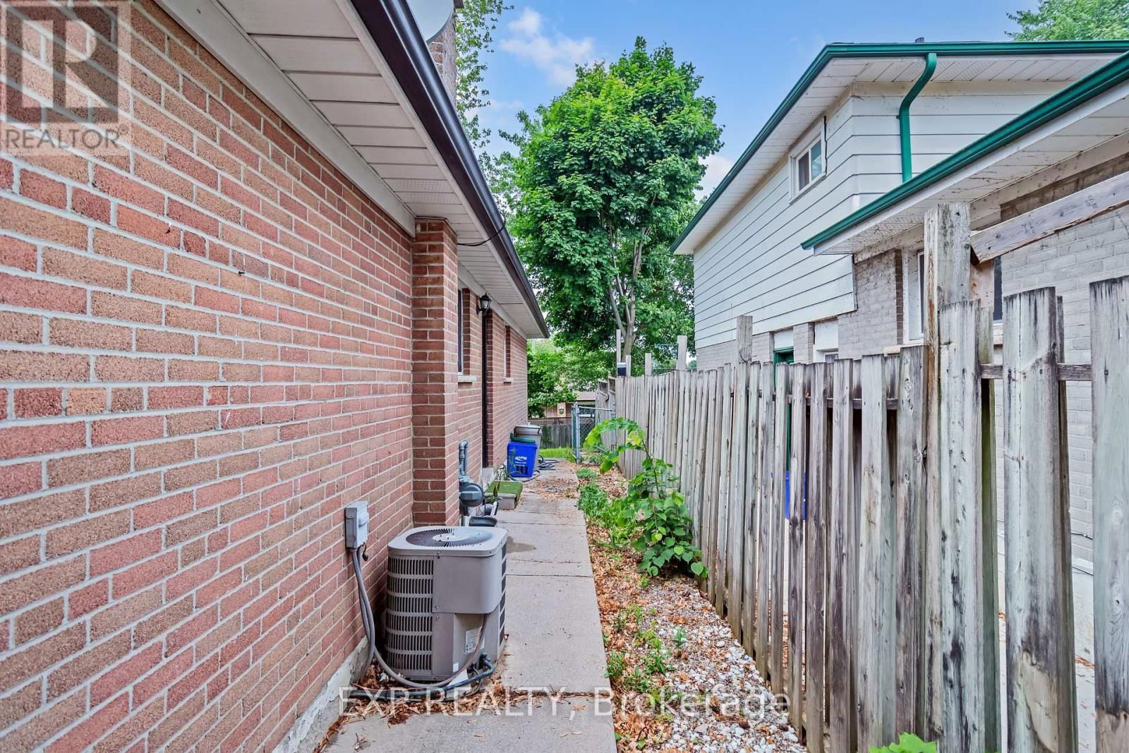 111 MOUNTAINVIEW ROAD SOUTH Image 31