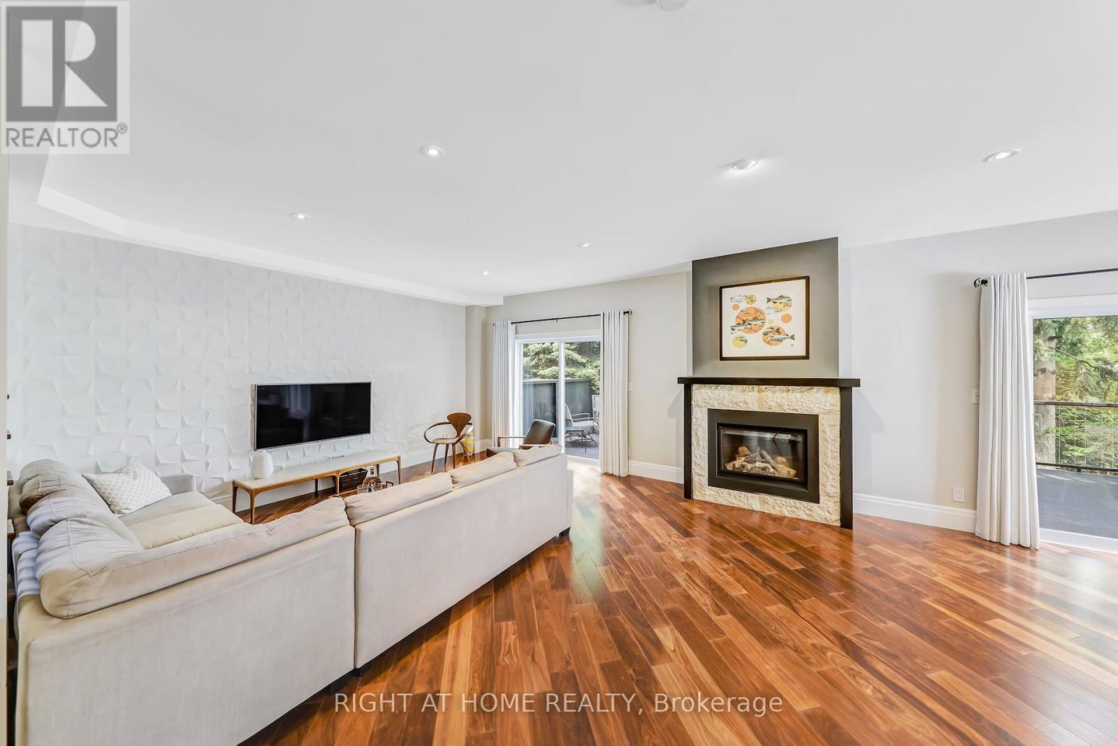 921 AVIATION ROAD Image 25