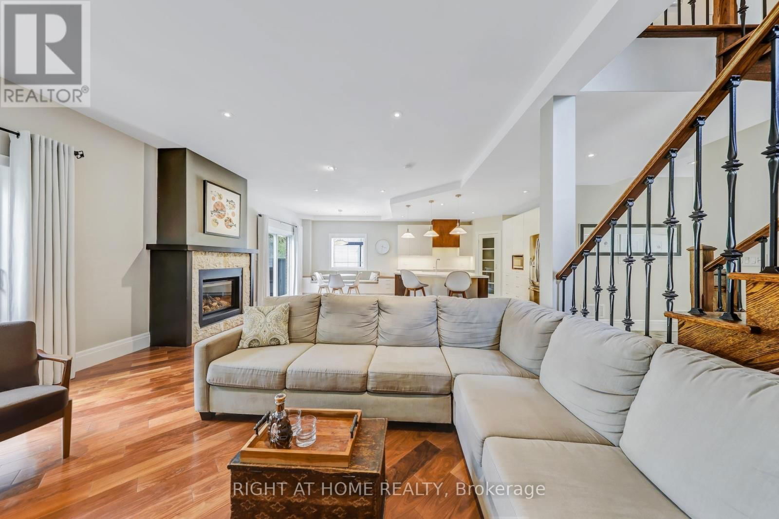 921 AVIATION ROAD Image 26