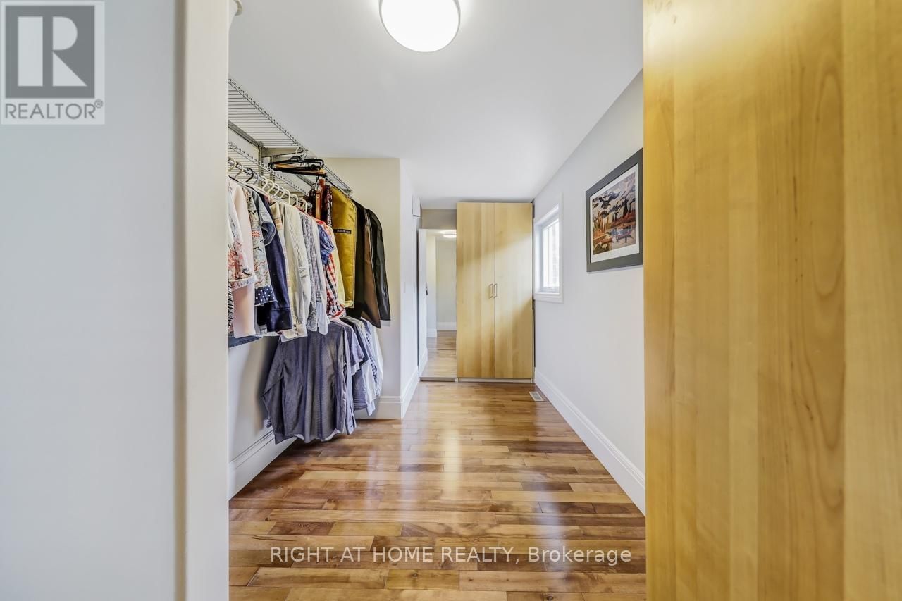 921 AVIATION ROAD Image 32