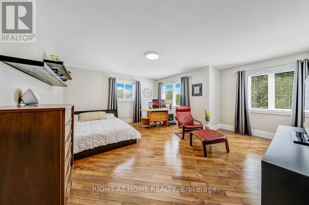 921 AVIATION ROAD Image 36
