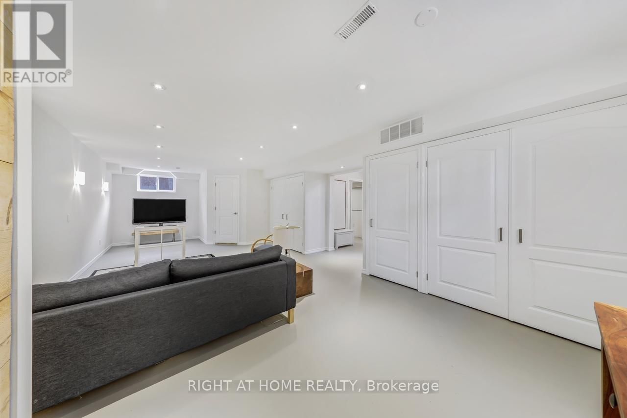 921 AVIATION ROAD Image 41