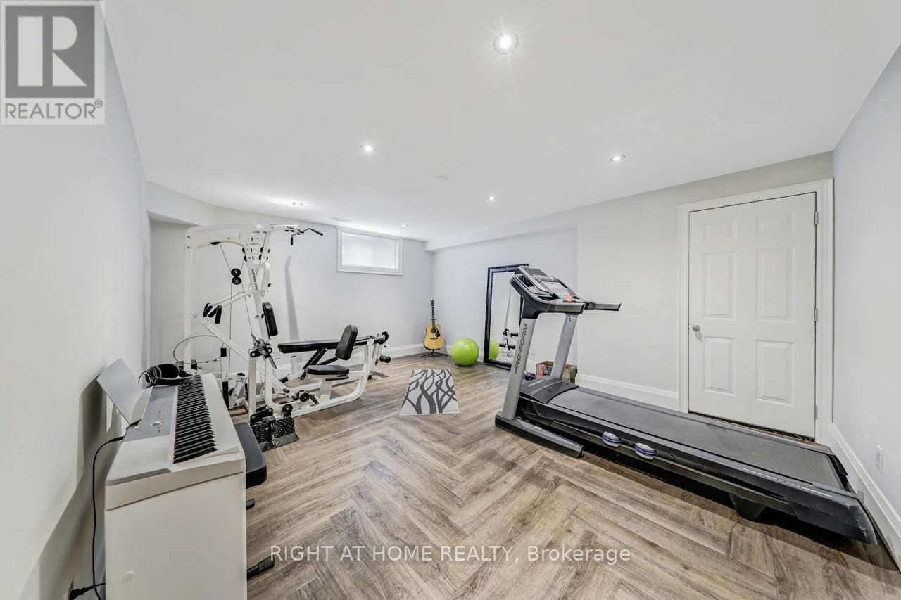 921 AVIATION ROAD Image 43