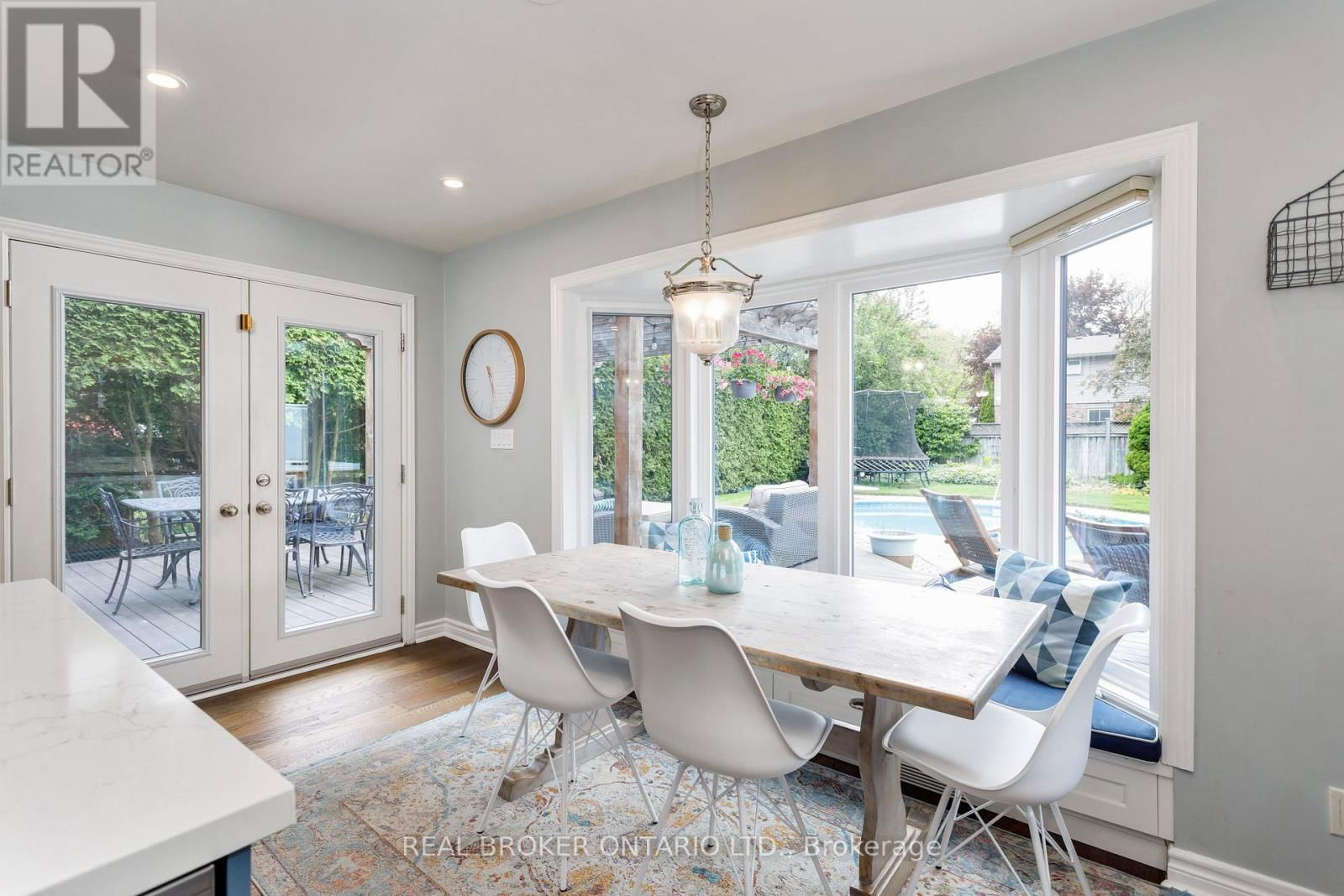 4499 TREMINEER AVENUE Image 10