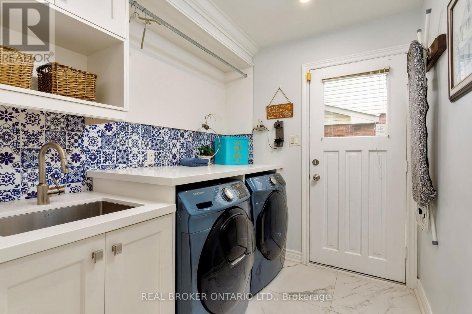 4499 TREMINEER AVENUE Image 17