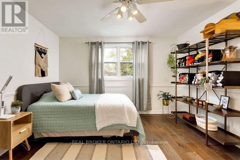 4499 TREMINEER AVENUE Image 24