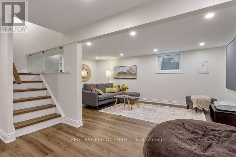 4499 TREMINEER AVENUE Image 29
