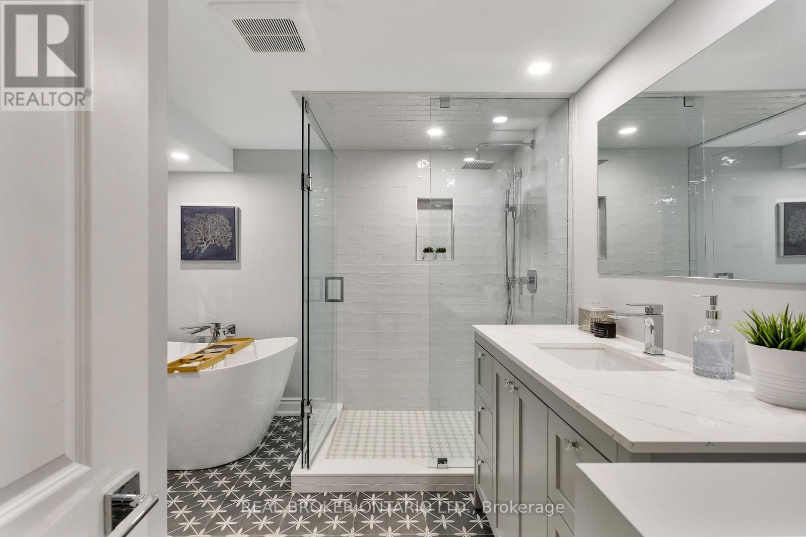 4499 TREMINEER AVENUE Image 36