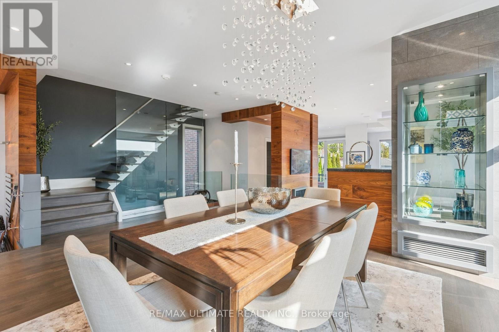 1139 GLENGROVE AVENUE WEST Image 15