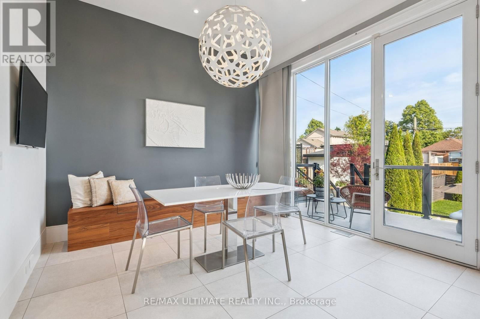 1139 GLENGROVE AVENUE WEST Image 22