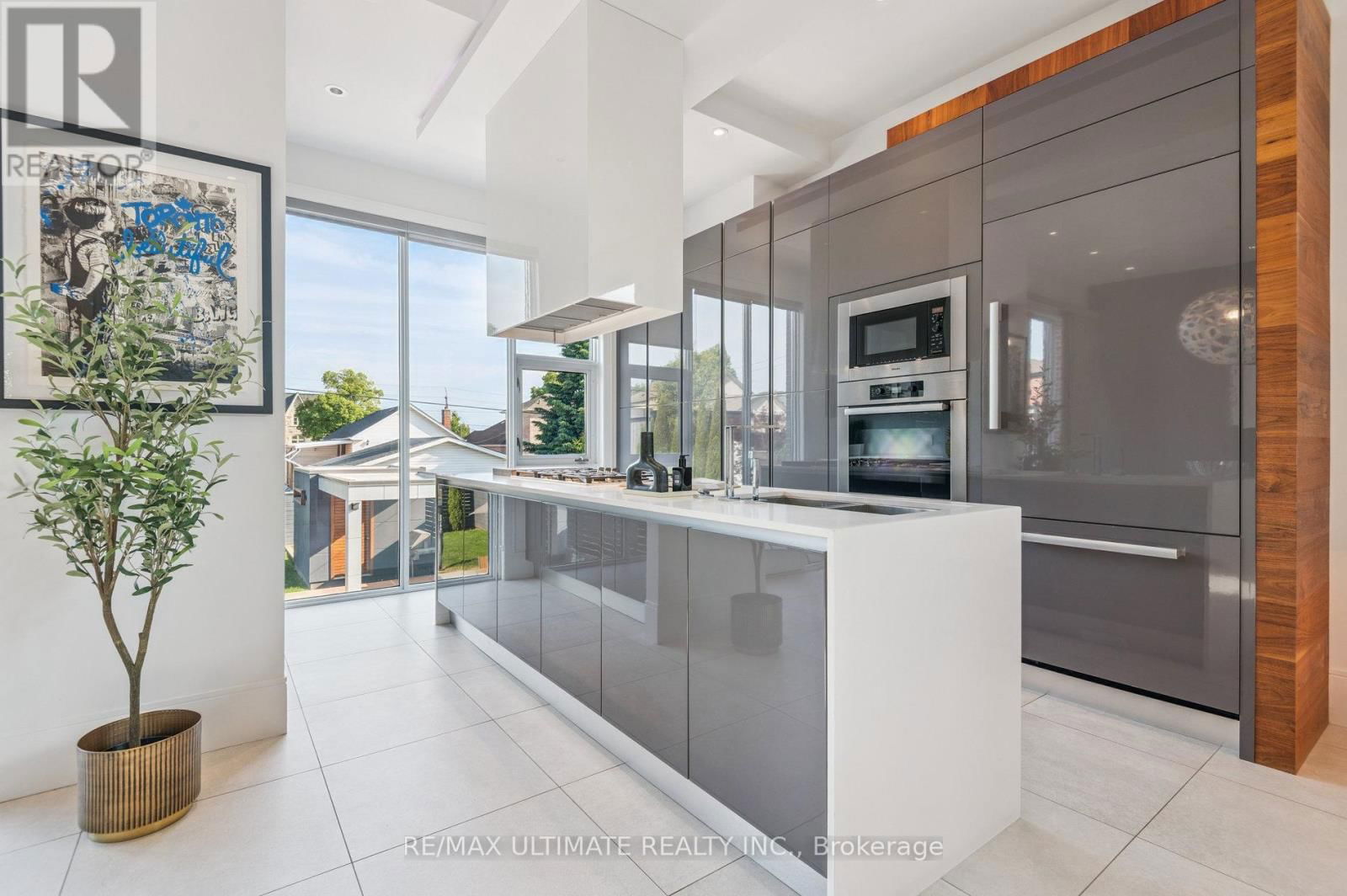 1139 GLENGROVE AVENUE WEST Image 23