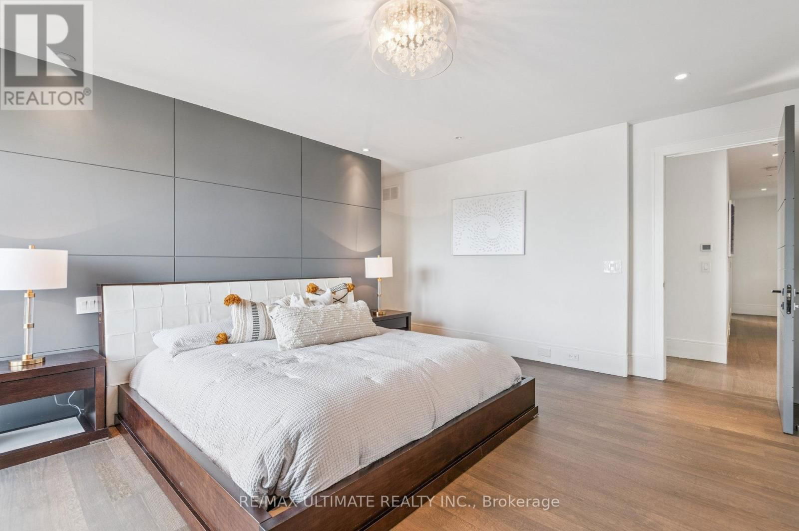 1139 GLENGROVE AVENUE WEST Image 27