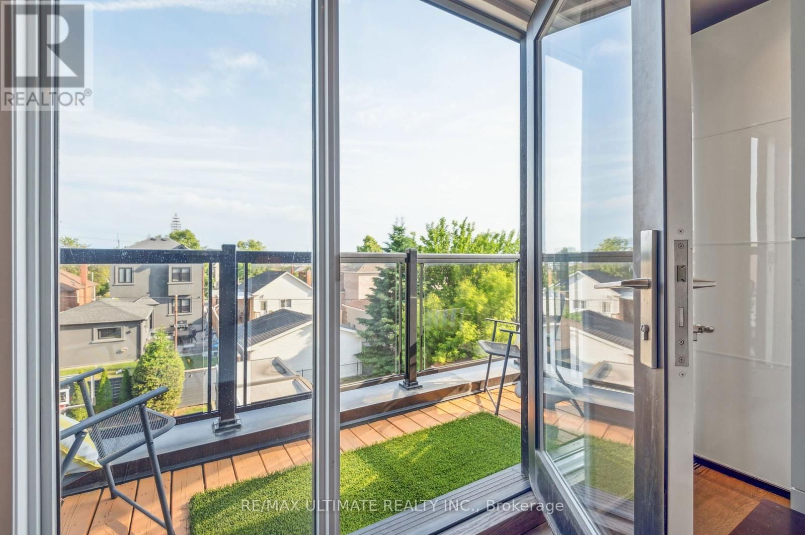1139 GLENGROVE AVENUE WEST Image 31