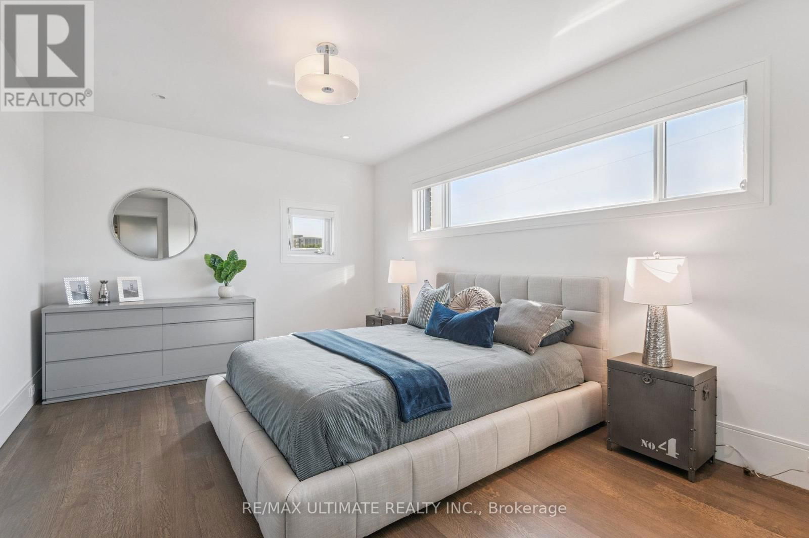 1139 GLENGROVE AVENUE WEST Image 36