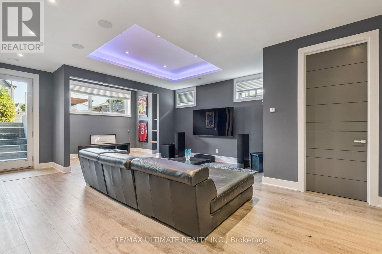 1139 GLENGROVE AVENUE WEST Image 39