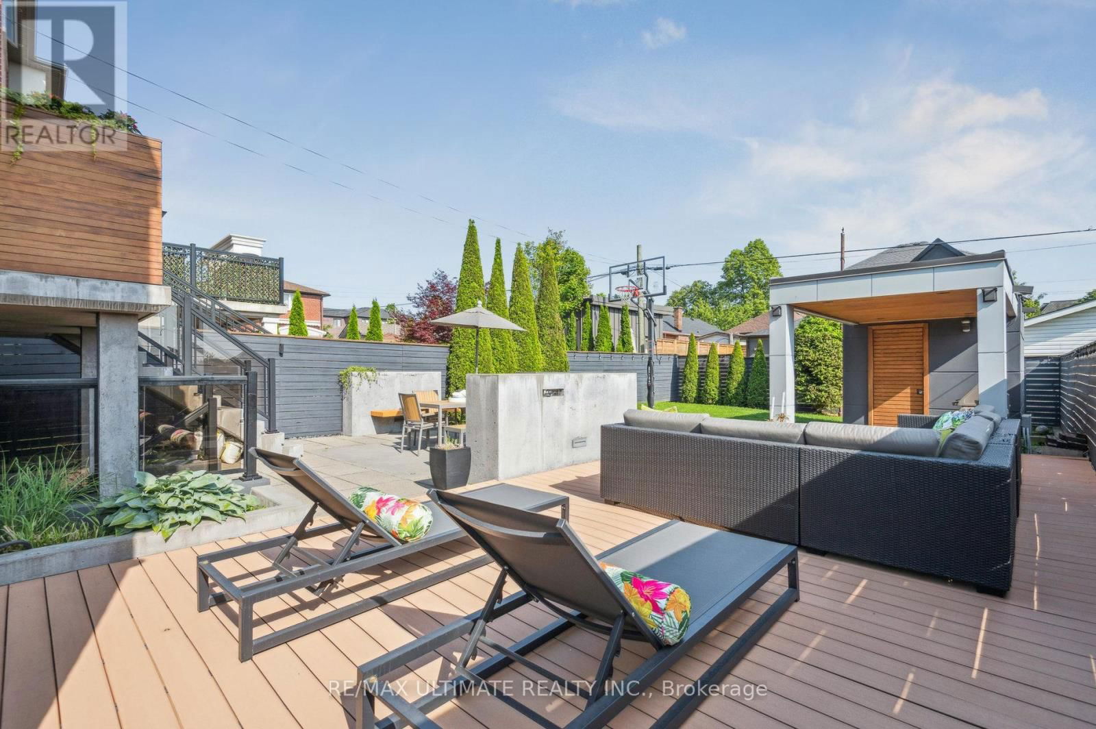 1139 GLENGROVE AVENUE WEST Image 44