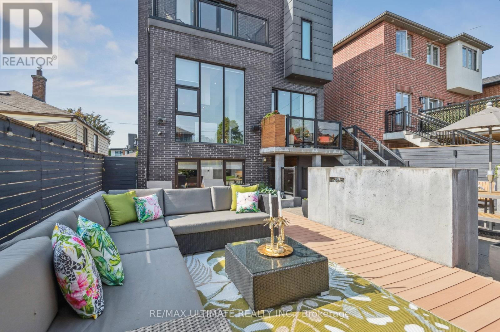 1139 GLENGROVE AVENUE WEST Image 47